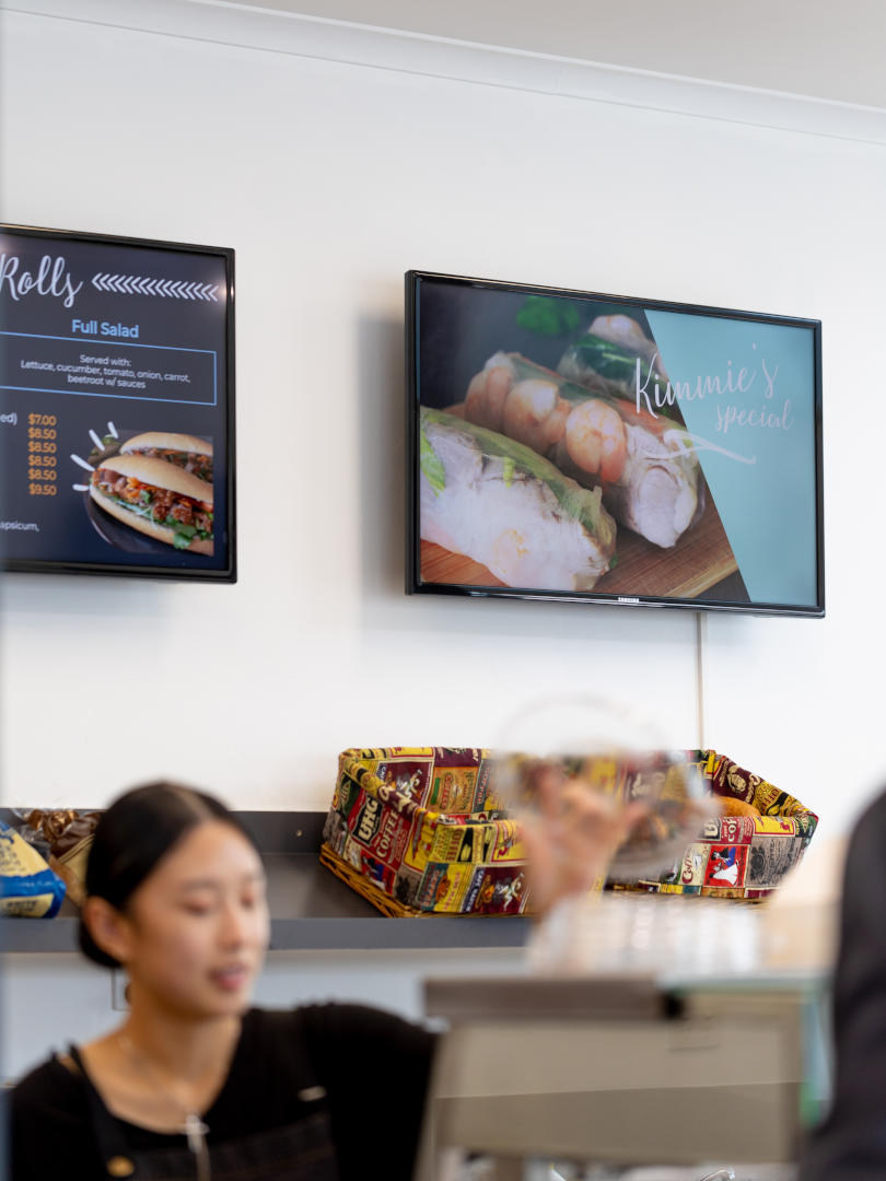 Kimmies' Cafe digital signage
